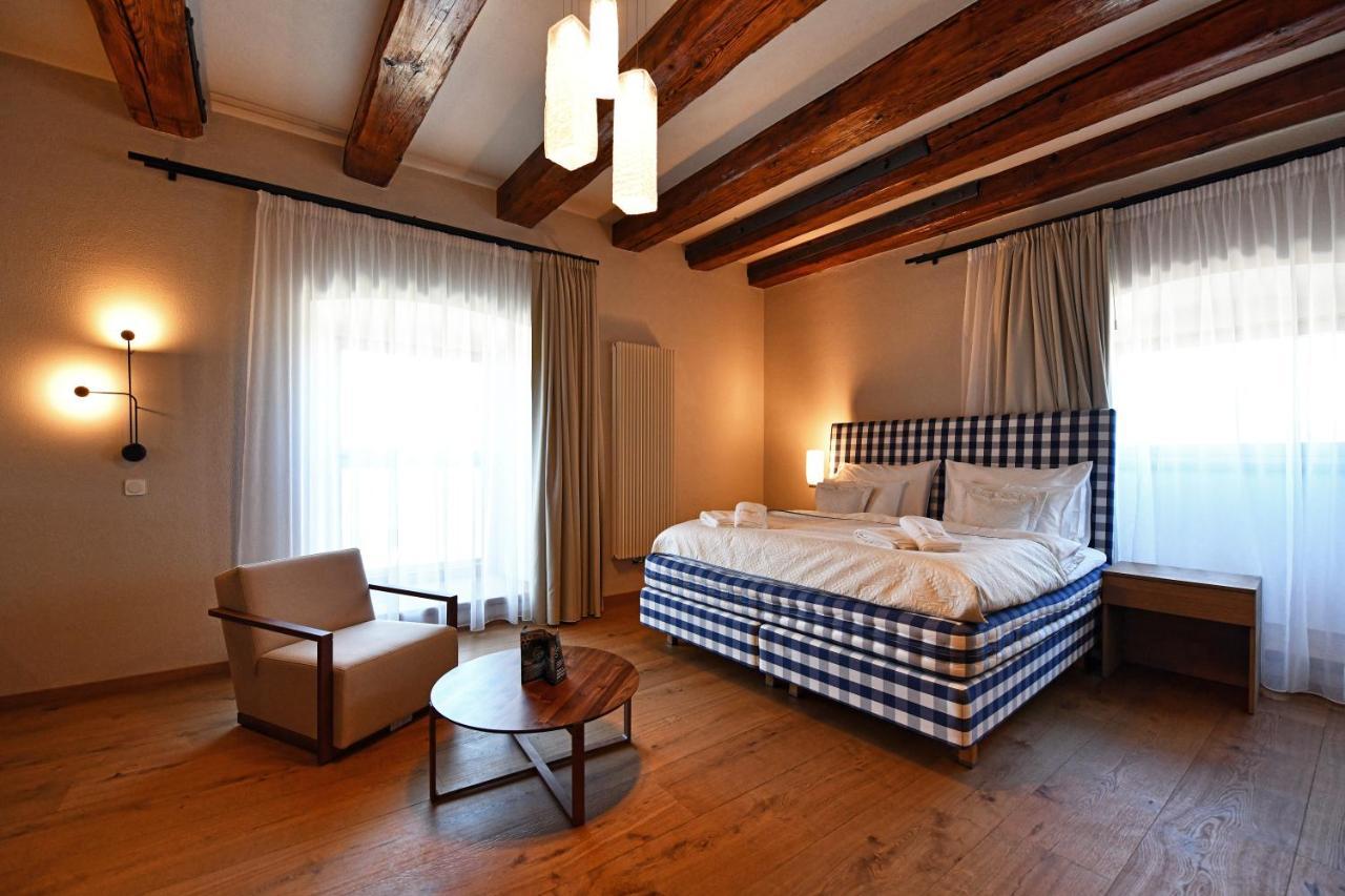 Lotrinsky Hotel Velké Pavlovice Exteriör bild